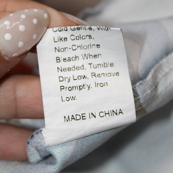 Topical Print Flowy Shorts-Excellent Condition - Picture 5 of 5